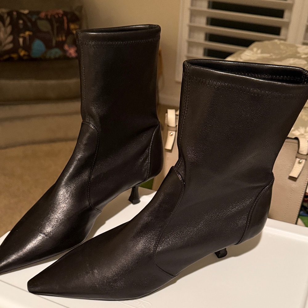 Stuart Weitzman Sleek Black Leather Heeled Boots